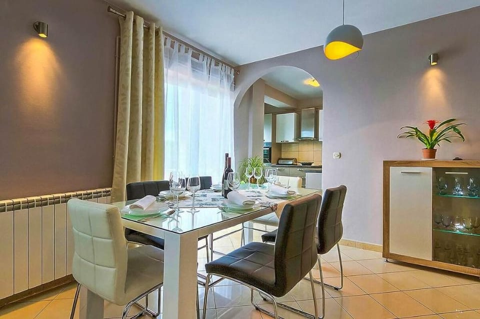 Sonnengarten floor 1 Apartment in Pula