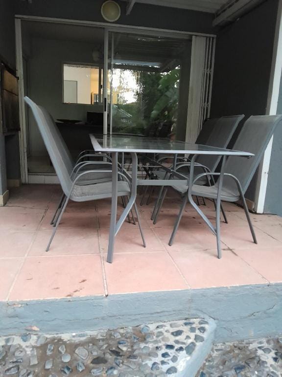 Lelapa La Baphogole, self catering 3 bedroom home Vacation rental in Pretoria