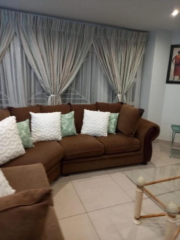 Lelapa La Baphogole, self catering 3 bedroom home Vacation rental in Pretoria