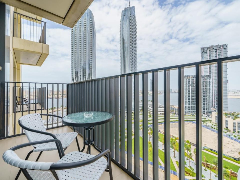 Fancy Apartment With Mesmerizing Canal Views Apartment in Dubai
