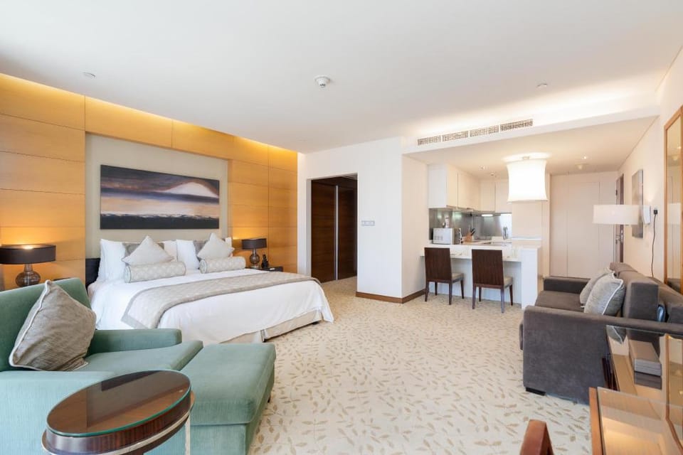 Stunning Studio Overlooking Burj Khalifa Apartment in Dubai