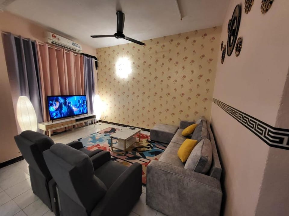 Miyaki Homestay. Cyclist Friendly Vacation rental in Bayan Lepas