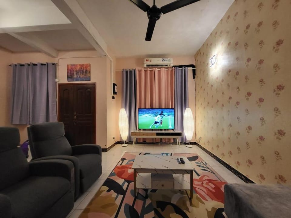 Miyaki Homestay. Cyclist Friendly Vacation rental in Bayan Lepas