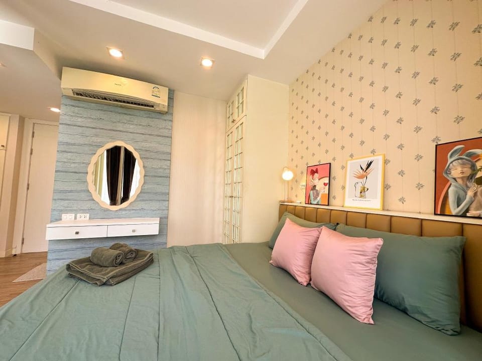 Sabai room@The Blu X Apartment in Chon Buri Changwat