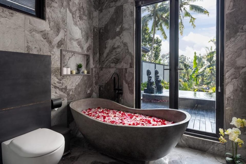 Capung Asri Eco Luxury Resort with Private Pool Villas Bed and Breakfast in Tampaksiring