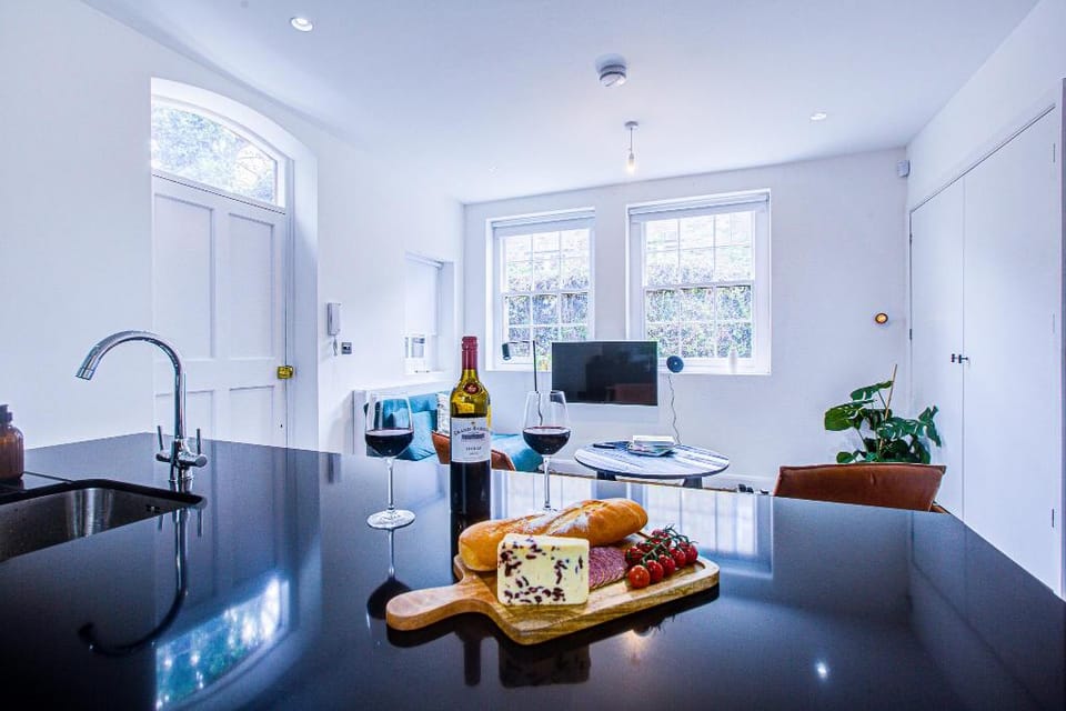 Charming 1BR Unit in the Heart of Queen's Park Apartment in City of Westminster