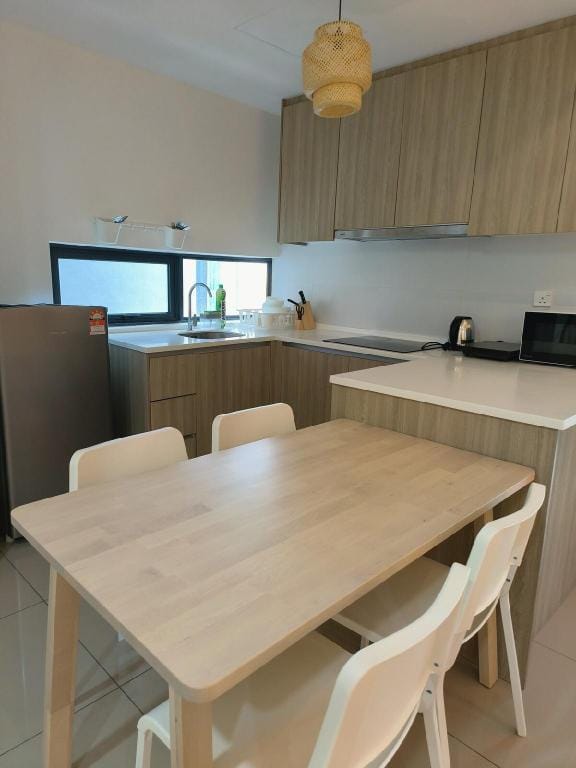 Tropical Macalister Georgetown M163A WL  Vacation rental in George Town