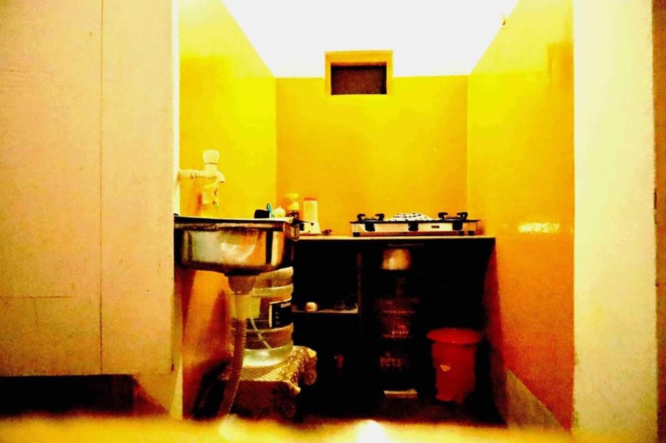 Cottage/ Pvt kitchen /AC@Rs350(Pay on use Per Day) Vacation rental in Bangladesh