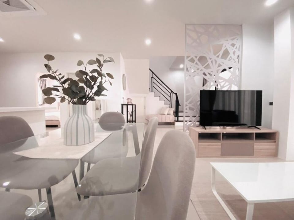 Mira House | 4BR 3BA | Naiyang Beach | HKT Airport Vacation rental in Phuket