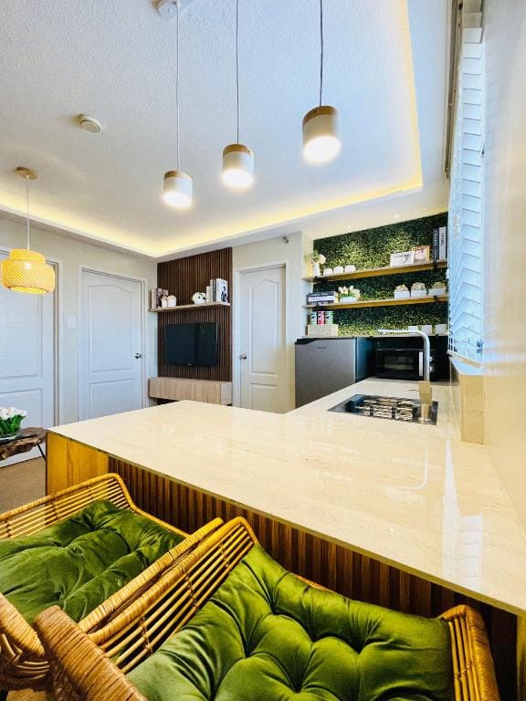 Sorrento Pasig Modern Tropical Cozy and Warm Place Apartment in Pasig