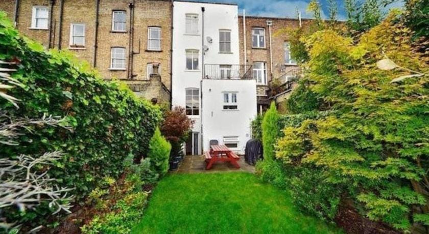 Beautiful Home in Camden with Garden Apartment in London Borough of Camden