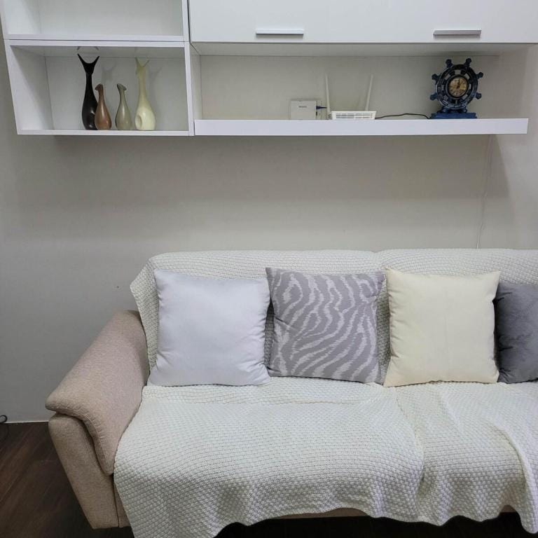 Panoramic View w/ Balcony Near Airport & Sky Way 2 Apartment in Pasay