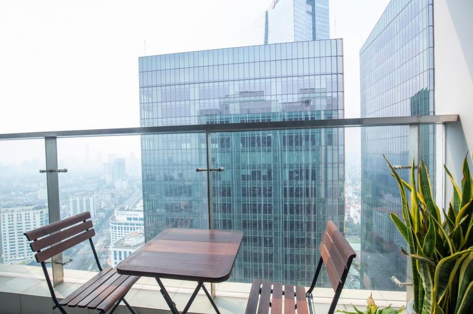 Investland - Vinhomes Metropolis two bedrooms Apartment in Hanoi
