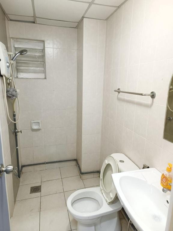 Apt C/1-9pax/Pool&Gym/LRT/Subang Jaya/YSW Homes Vacation rental in Subang Jaya