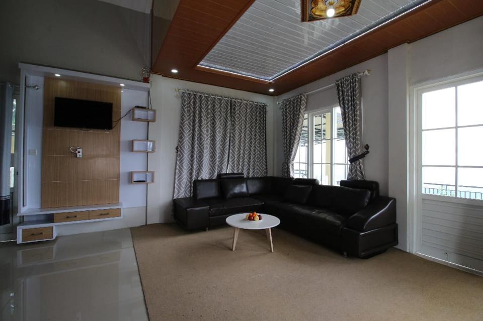 VILA GRAHA WEISS KUSUMA II Villa in Indonesia