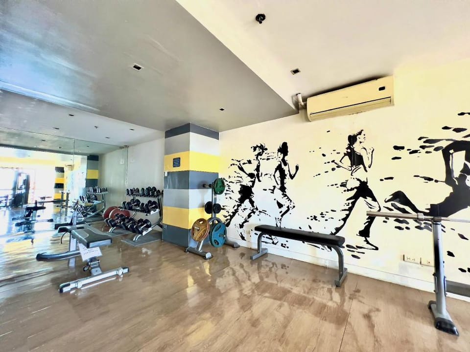KL Tower Cozy Spacious Studio near Greenbelt Mall Apartment in Pasay
