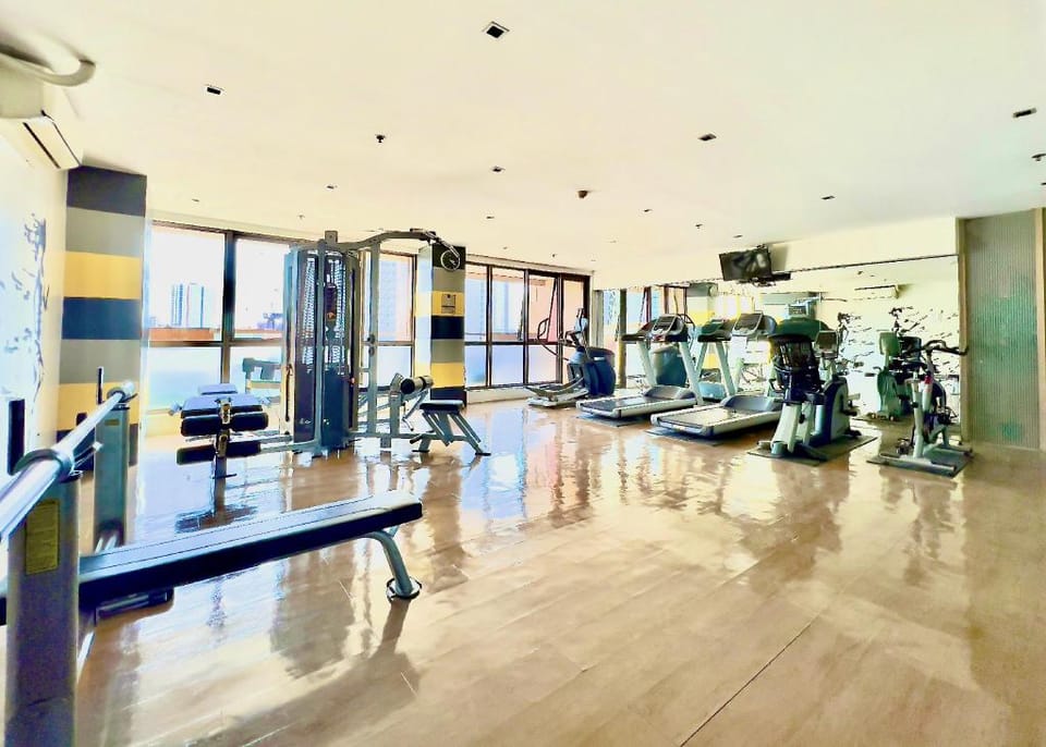 KL Tower Cozy Spacious Studio near Greenbelt Mall Apartment in Pasay