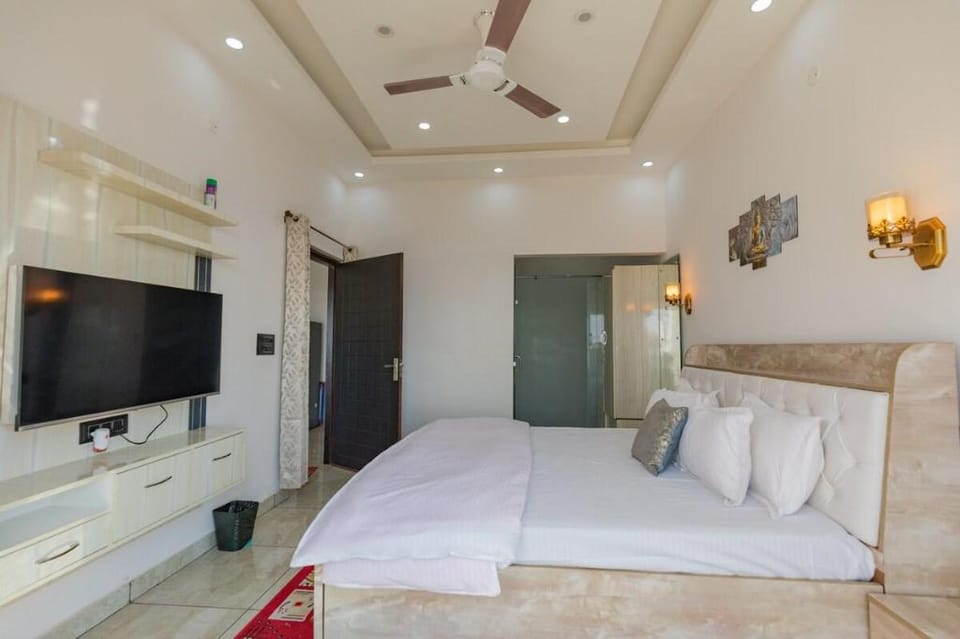 Serene 3BHK on Mussoorie foothills by Planacation Vacation rental in Uttarakhand