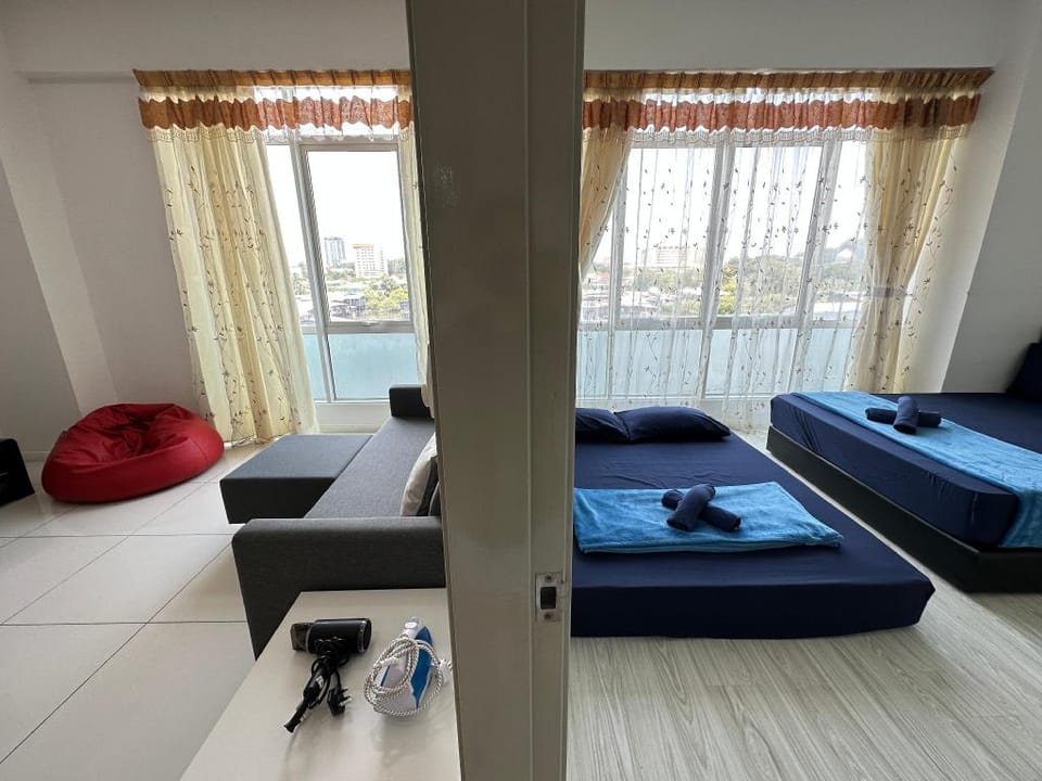 KK SUTERA AVENUE WT POOL OPP IMAGO 2BR 6-7pax 【68】 Apartment in Kota Kinabalu