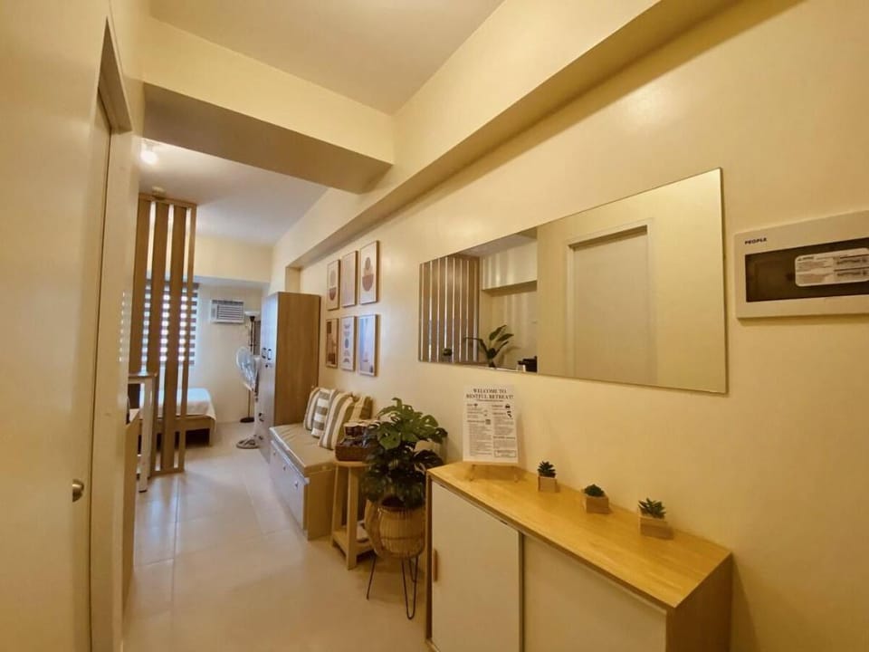 Studio Unit near Ayala Serin (Netflix, PS4, Wi-Fi) Vacation rental in Tagaytay