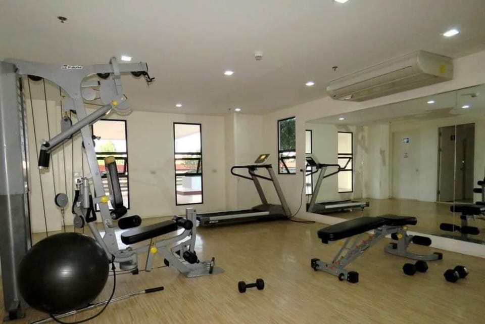 Comfy Condo near Ayala, SM City & IT Park Apartment in Lapu-Lapu City