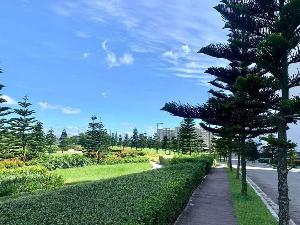 Tower 5 Wind Residences FREE WIFI 4 Beds 9th Floor Apartment in Tagaytay
