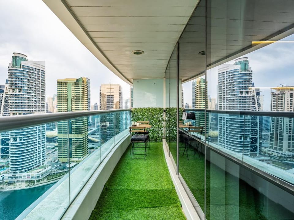 Lakeside Serenity Retreat with Soothing Lake Views Apartment in Dubai