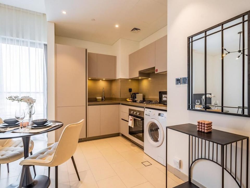 Cozy 1 BR  | Burj Khalifa Glimpse | Sobha Hartland Apartment in Dubai
