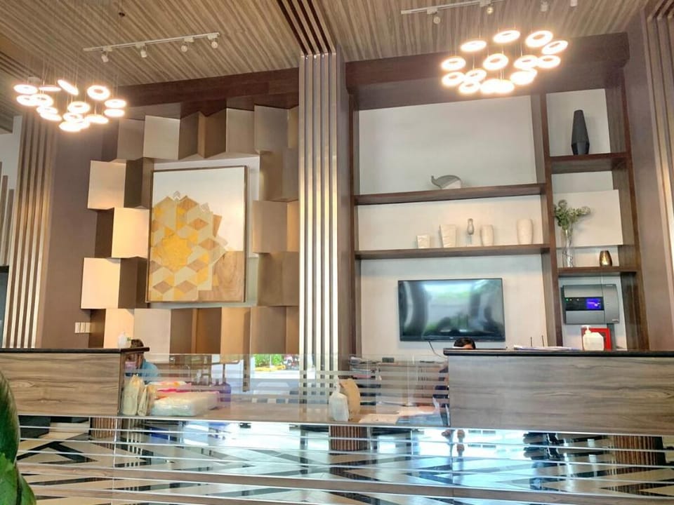 Stylish Condo Near Ayala & SM City Cebu Vacation rental in Lapu-Lapu City