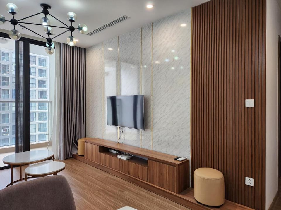 LUXURY APARTMENT Vinhomes Skylake 2BDR high floor Apartment in Laos