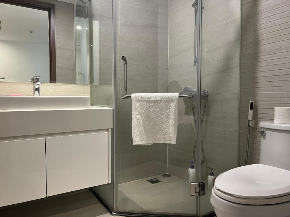 LUXURY APARTMENT Vinhomes Skylake near KEANGNAM Apartment in Laos