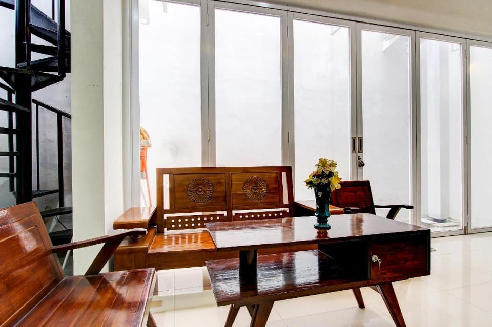 OYO 92479 Pasadena House Hotel in Indonesia