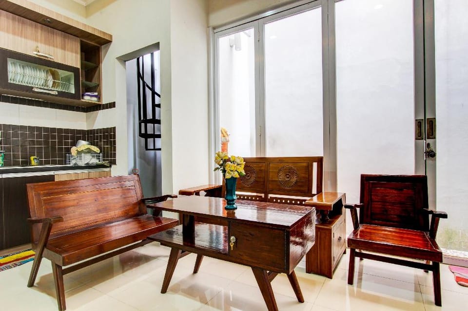 OYO 92479 Pasadena House Hotel in Indonesia