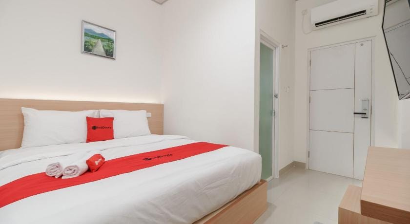 RedDoorz near Jalan Majapahit Lubuk Linggau Hotel in Indonesia