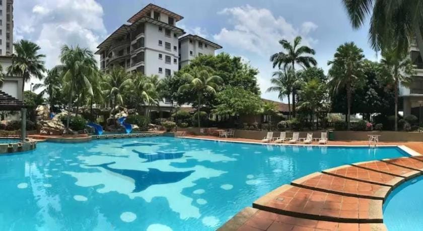 Gracious ~ Walking Distance to SEE, SHOP and EAT Apartment in Malacca