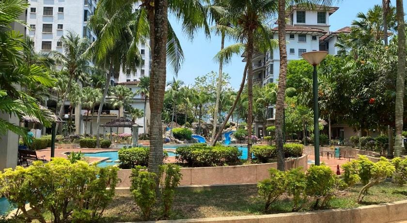Gracious ~ Walking Distance to SEE, SHOP and EAT Apartment in Malacca