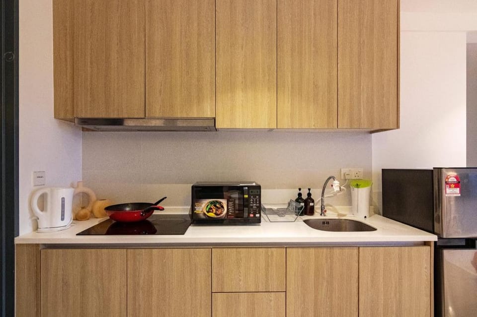 D Amour, Dual-Key Designer Condo 2+1BR by ALV Apartment in George Town
