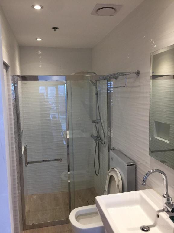 Cozy60sqm 1BR blcony/prking/Wifi/Ntflix nr Mall QC Apartment in Quezon City
