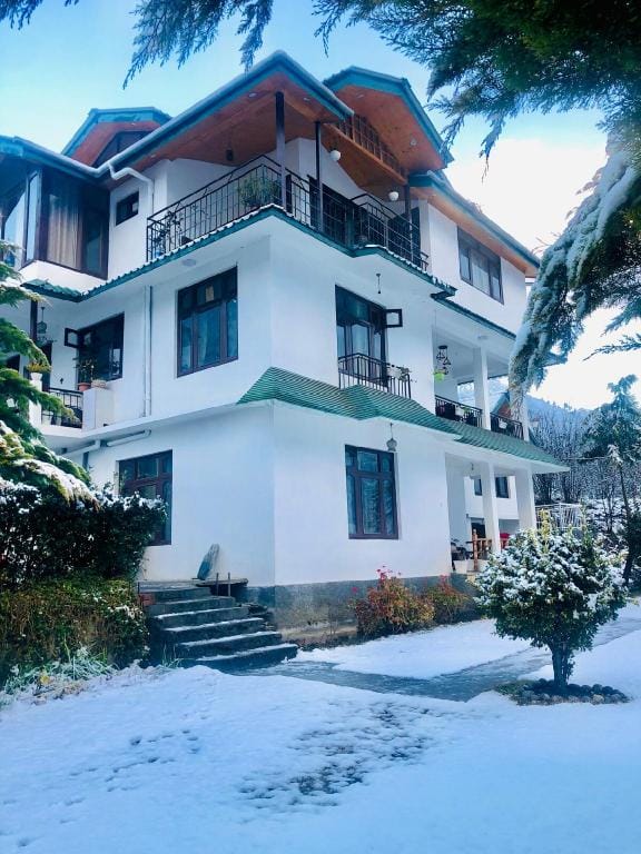 Green valley 4 Bedroom chalet in Raison (manali) Apartment in Himachal Pradesh