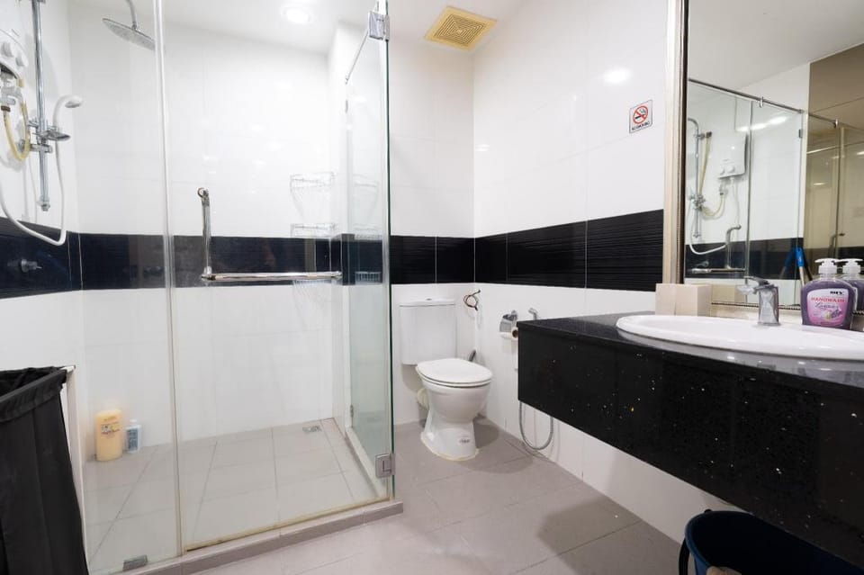 Mansion One Executive Studio 2pax (2801) Vacation rental in George Town