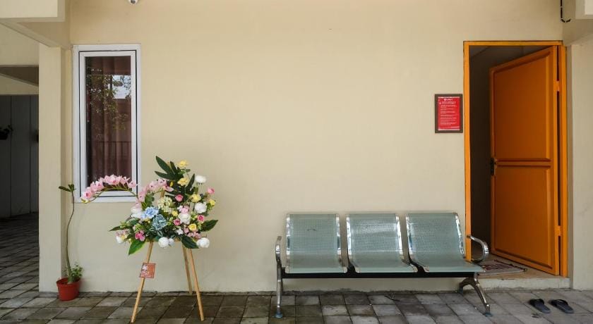 RedDoorz Plus near RS JIH Solo Hotel in Special Region of Yogyakarta