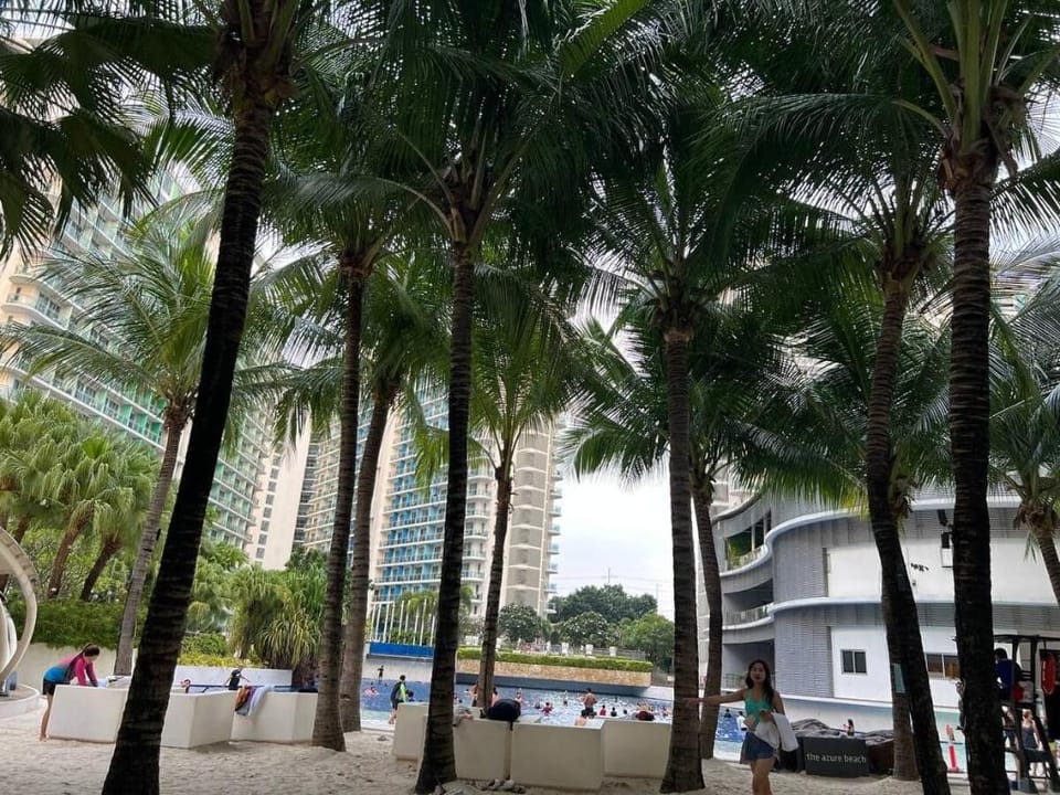 Airah's Beach View Azure Resort Apartment in Paranaque