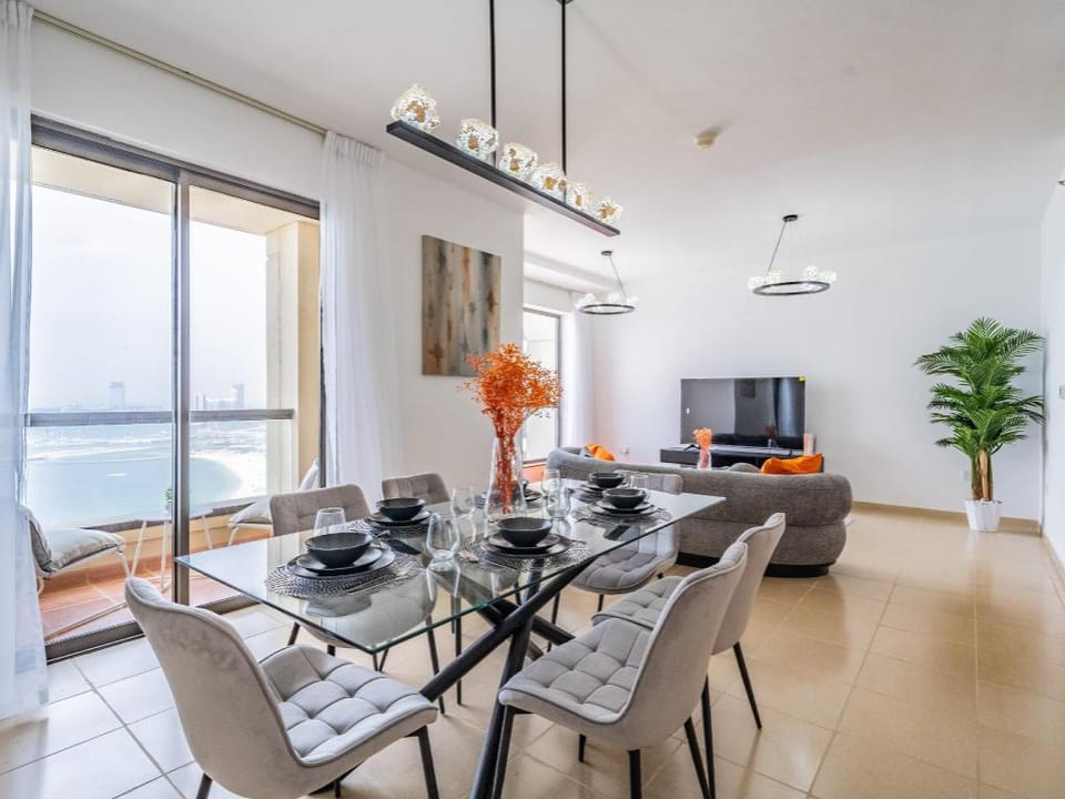 Spacious 2BR | Dubai Eye & Sea View | JBR Apartment in Dubai