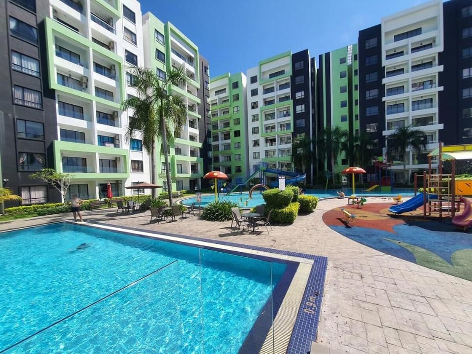 Ipoh Manhattan Condo with Water Park (Pool View) Apartment in Ipoh