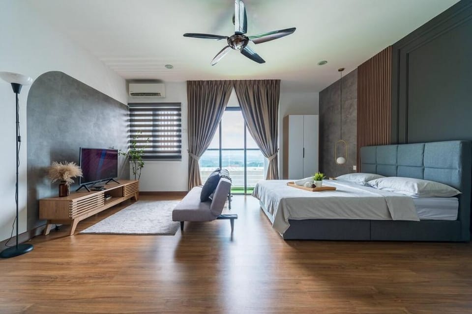 Minimalist Concept Studio at Symphony by HowHaus Vacation rental in Negeri Sembilan, Malaysia