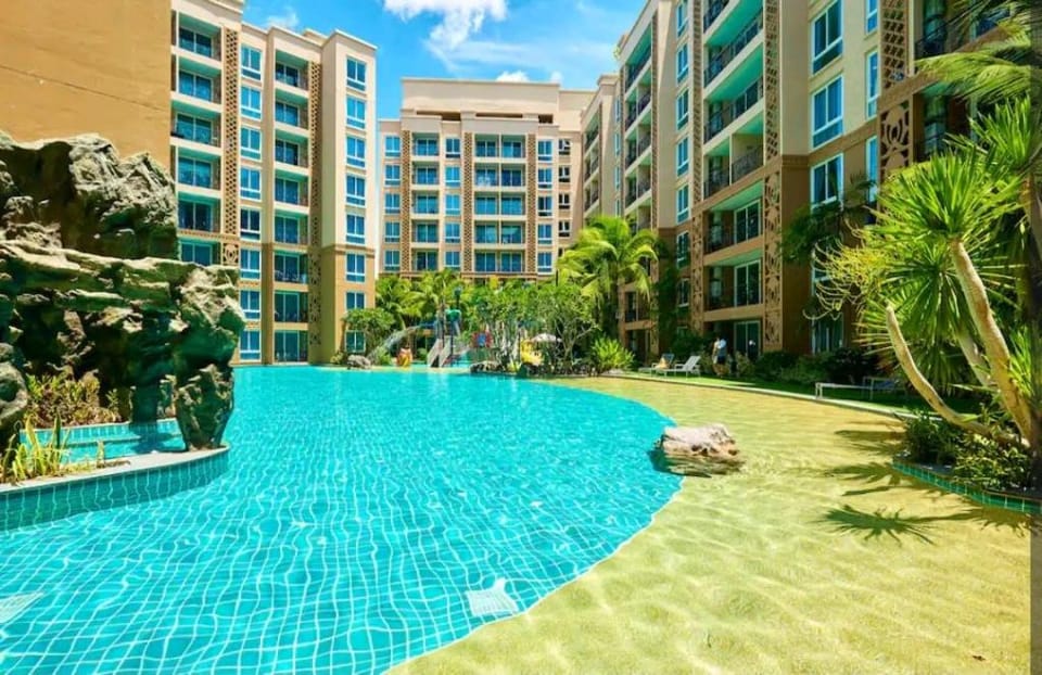 Atlantis Condo Отличная уютная квартира у океана Apartment in Pattaya City