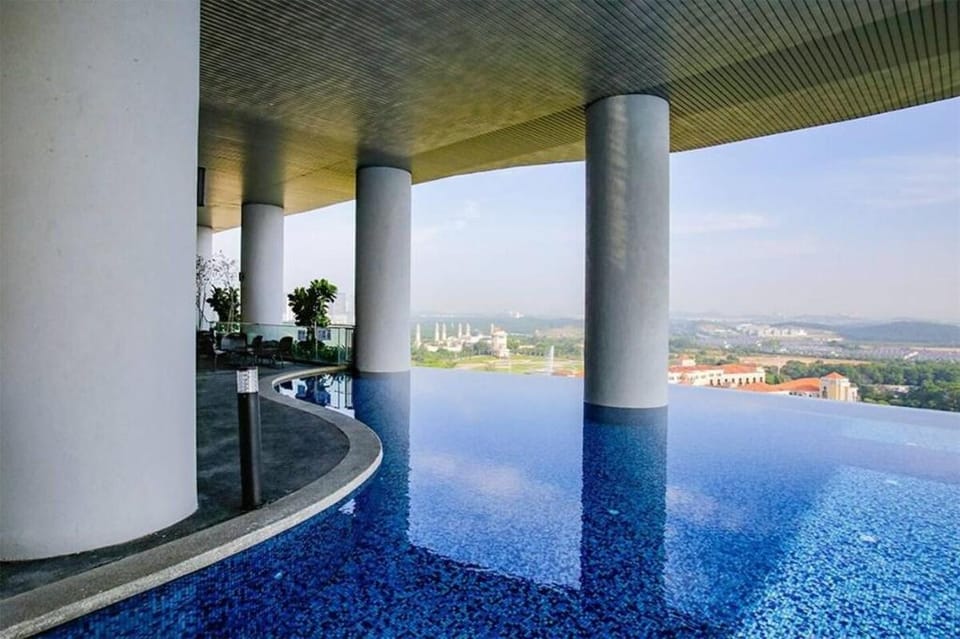 T2206 Encorp Marina Elegance suite netflix By STAY Vacation rental in Johor