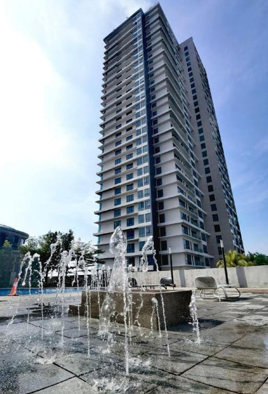 T2206 Encorp Marina Elegance suite netflix By STAY Vacation rental in Johor