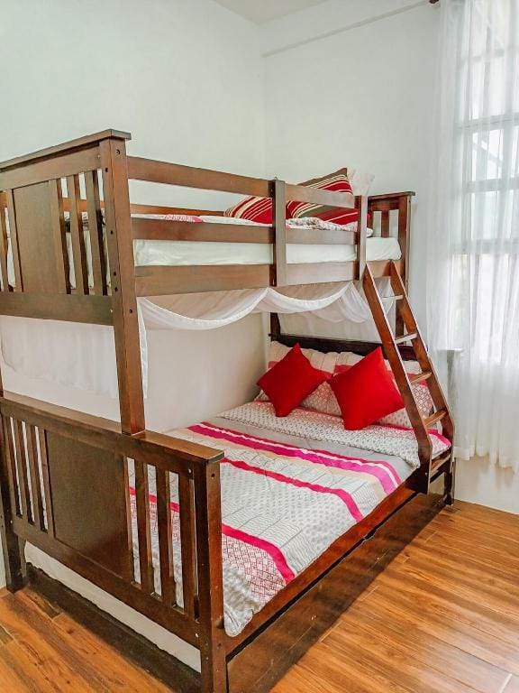 Magallanes Drive Houses Vacation rental in Tagaytay