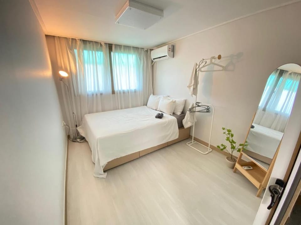 P1 Hongdea 3 bedrooms Unit  Apartment in Seoul